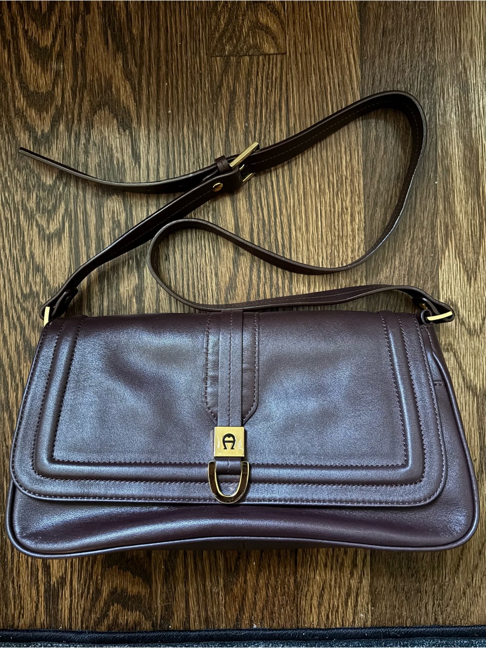 Vintage Etienne Aigner Genuine Leather Cordovan Oxblood Shoulder Bag Purse